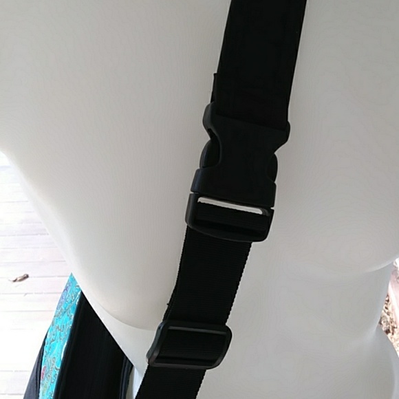 NWT Tapestry Diaper bag purse tote w/changing pad - Picture 4 of 8